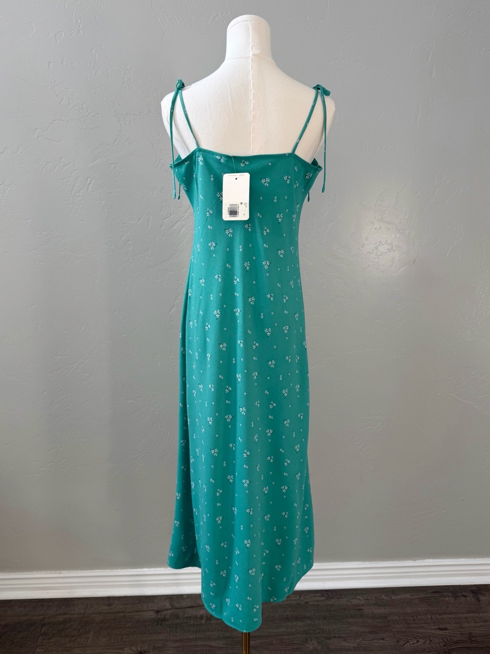 Levi’s Rena Tie Strap Floral Midi Dress Green Sleeveless NWT M - Picture 3 of 10